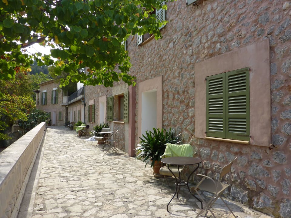 Unser "Balkon" und der unserer Nachbarn Hotel Es Port