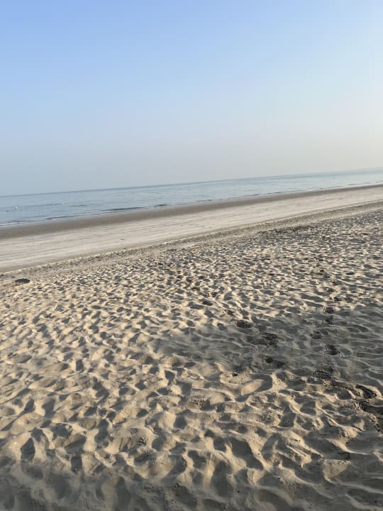 Strand The Cove Rotana Resort