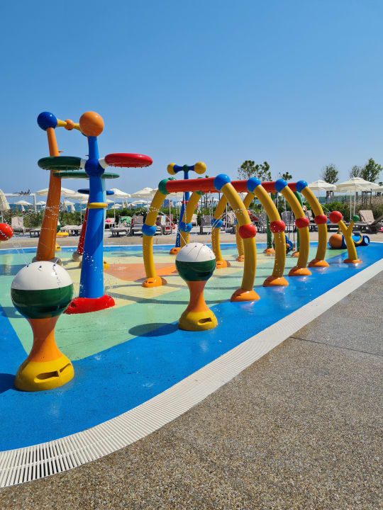 Pool Wave Resort