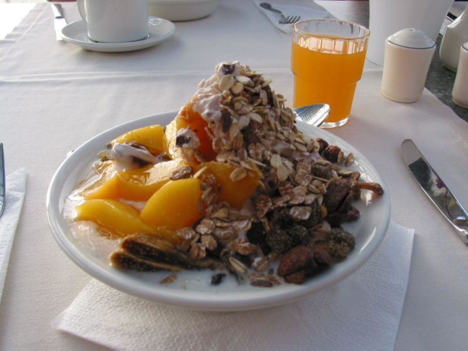 Geschmeckt hat es mindestens so gut ... Limak Lara Deluxe Hotel & Resort