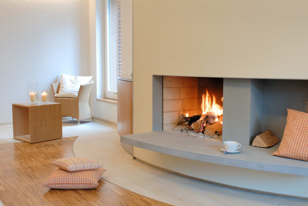 Kaminecke mit Tee-Bar Bodensee Naturhotel Mohren