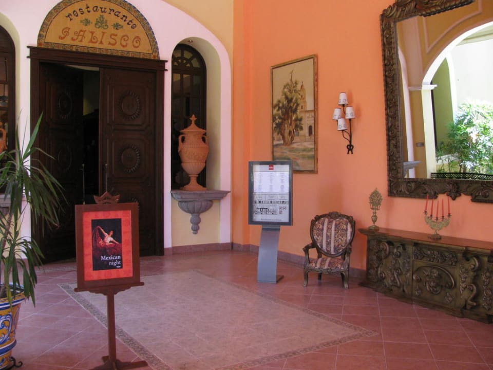Eingang zum Hauptrestaurant Hotel Riu Tequila