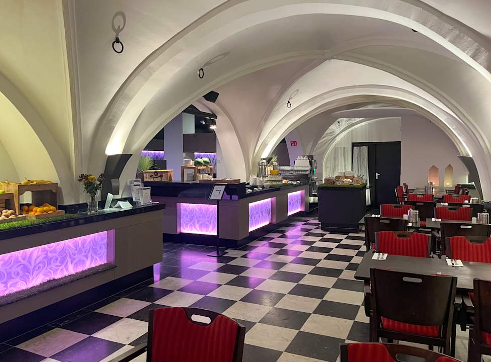 Gastro Golden Tulip Hotel Central