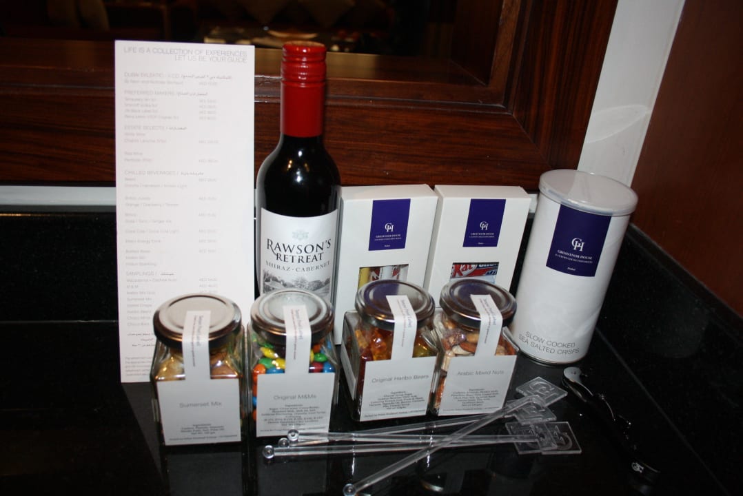 Teil der Minibar Grosvenor House Dubai