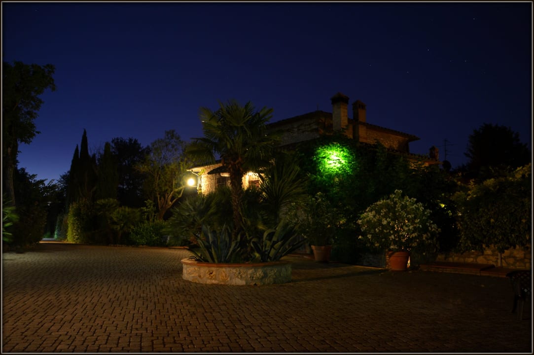 Westansicht Hotel Il Pietreto