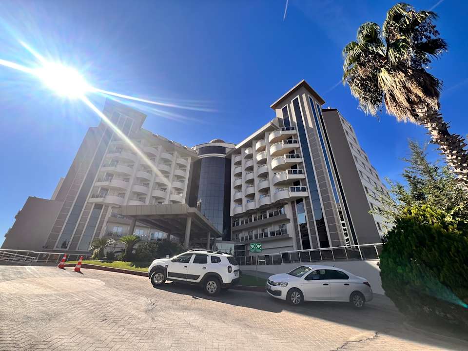 Außenansicht Saturn Palace Resort Hotel