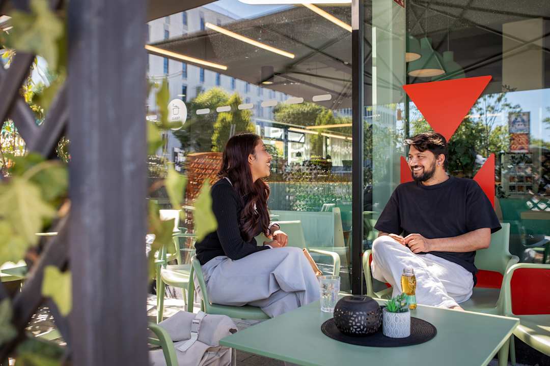 Außenansicht MEININGER Hotel Berlin Airport