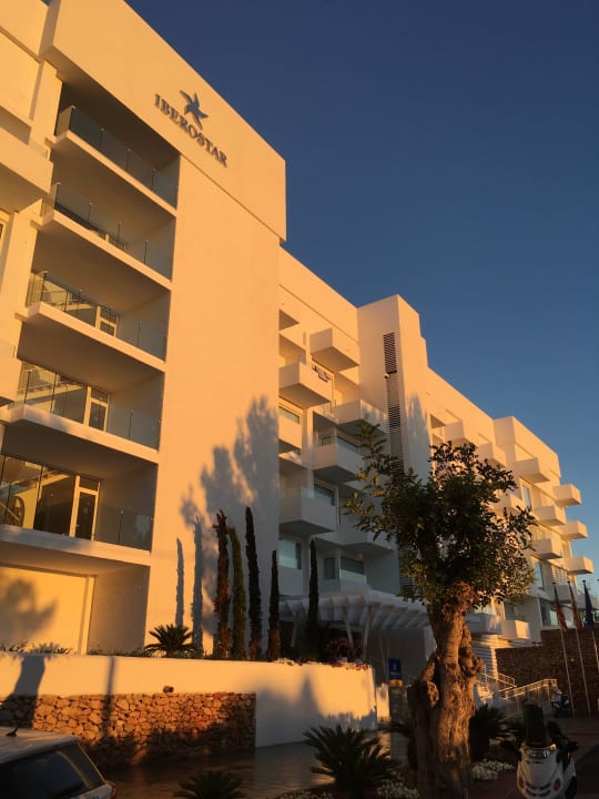 Hotel beim Sonnenaufgang Iberostar Selection Santa Eulalia Ibiza