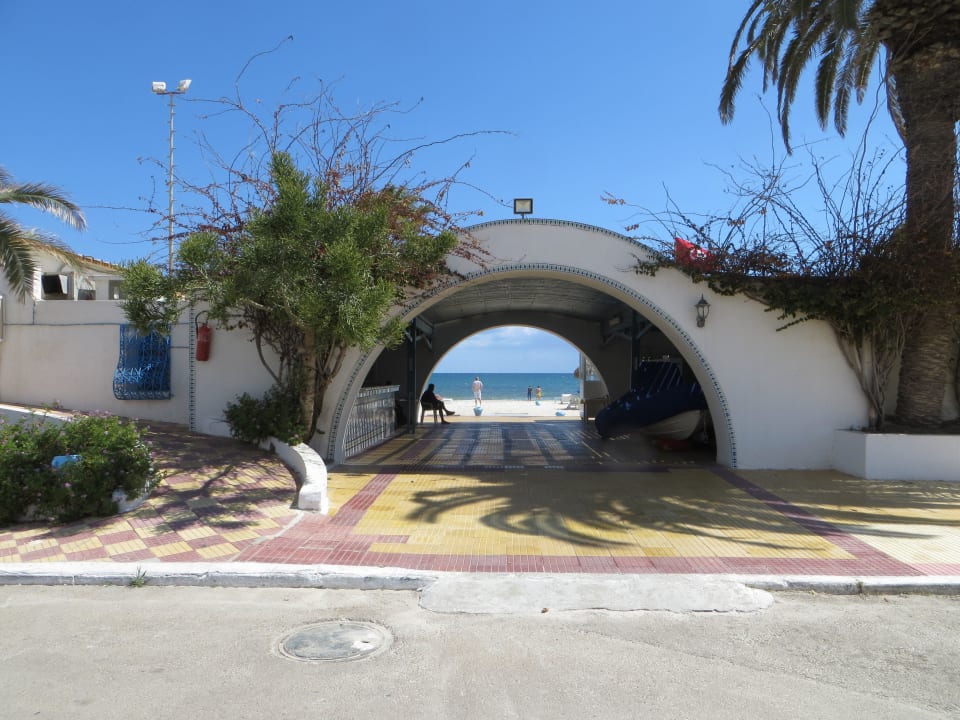 Durchgang zum Strand El Mouradi Club Kantaoui