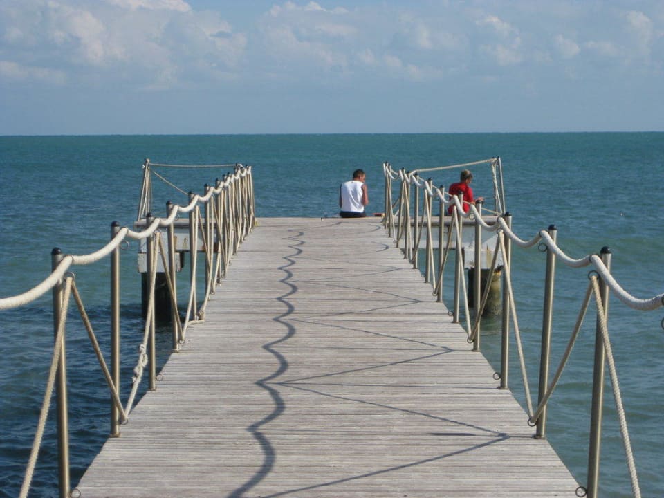Steg ins Meer Hotel El Mouradi Djerba Menzel