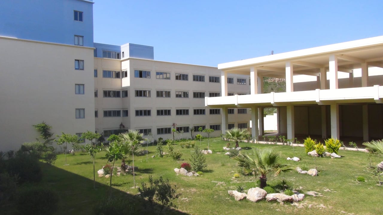 Hotel-Innenhof Atrium Platinum Luxury Resort Hotel & Spa