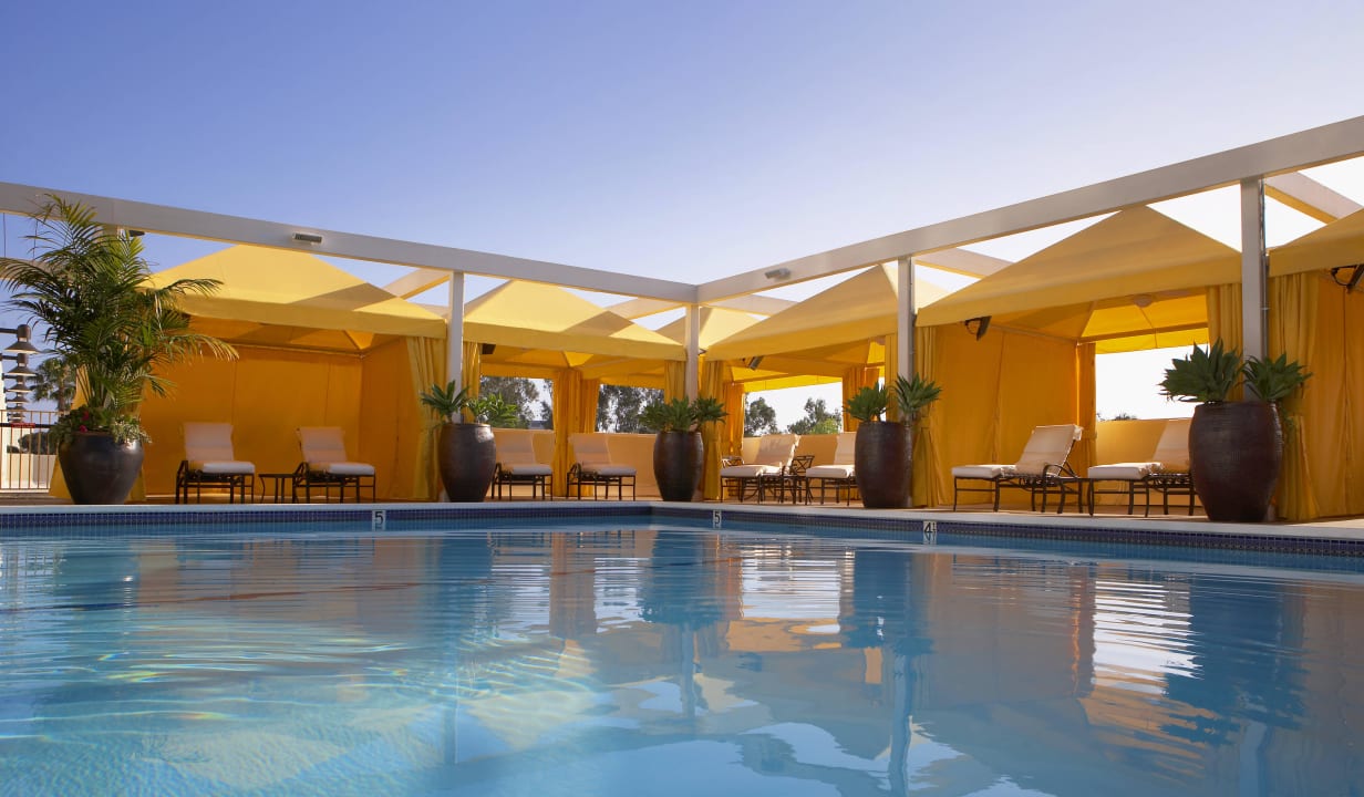 Palms Pool & Cabanas Hotel Fairmont Newport Beach