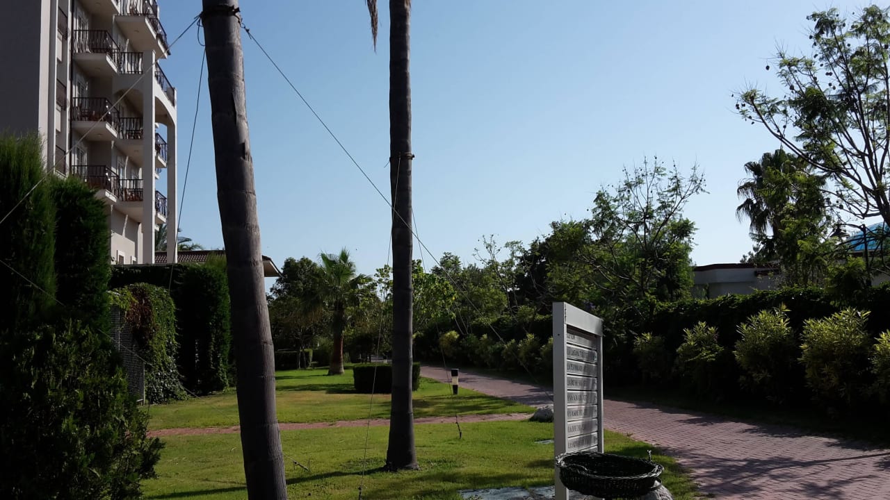 Weg vom Nebengebäude an den Pool Sunis Elita Beach Resort & Spa