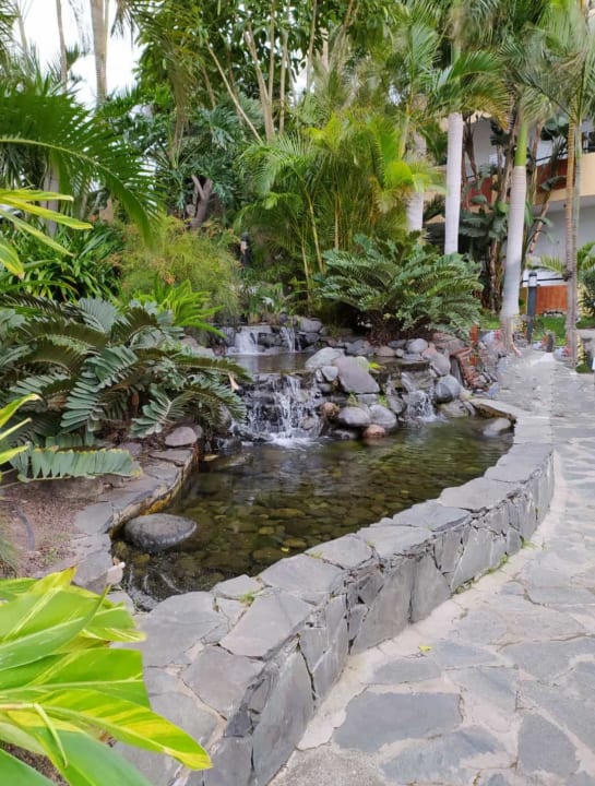 Gartenanlage allsun Hotel Lucana