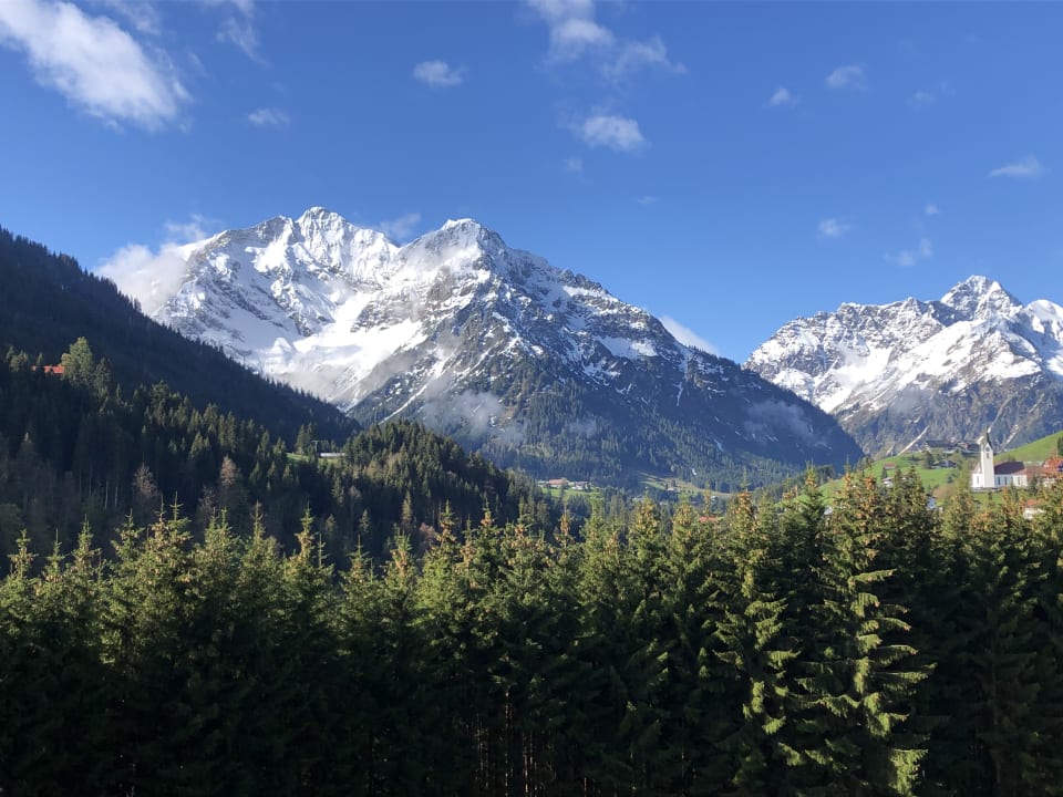 Ausblick Verwöhn- und Wellnesshotel Walserhof