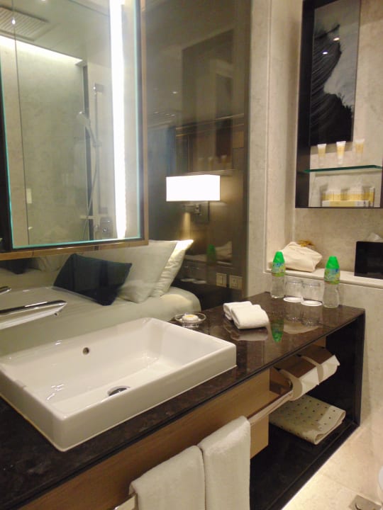 Zimmer Harbour Grand Kowloon