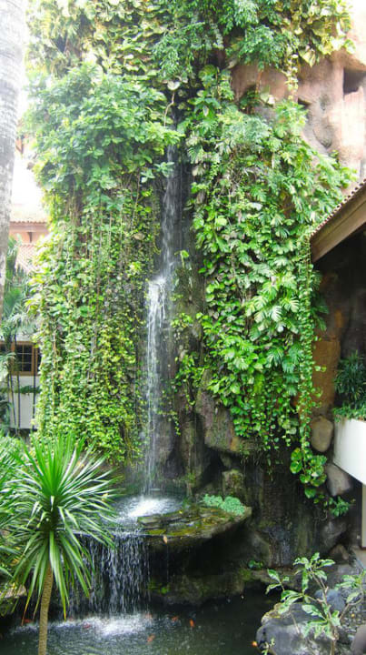Wasserfall im Hotelinnenhof Hotel Grand Mirage Resort & Thalasso Bali