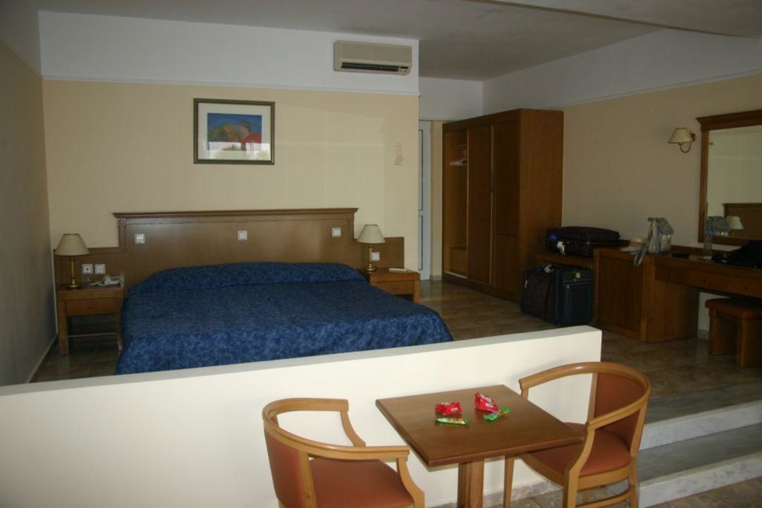 Unser Zimmer Vantaris Palace