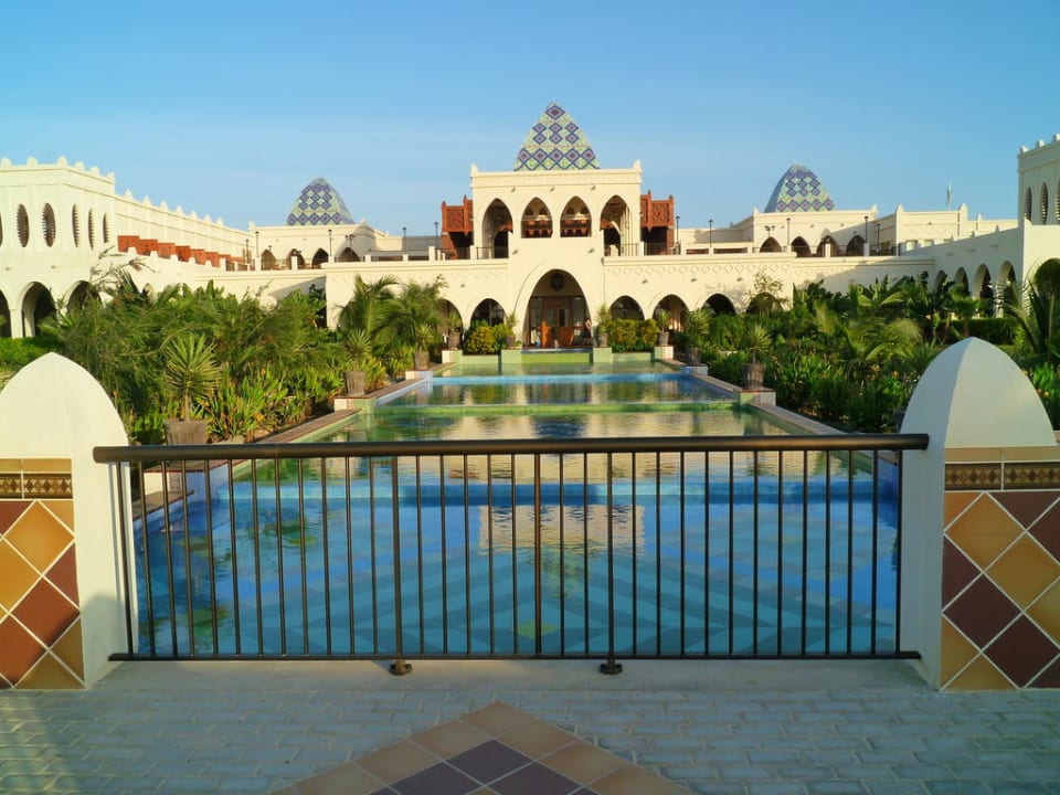 Restaurant Santiago & Bar und Showbereich Hotel Riu Karamboa