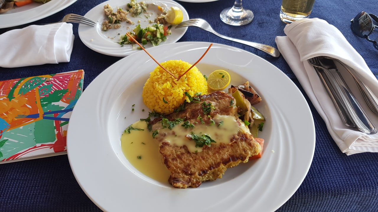 Dolphin House Fischrestaurant Desert Rose