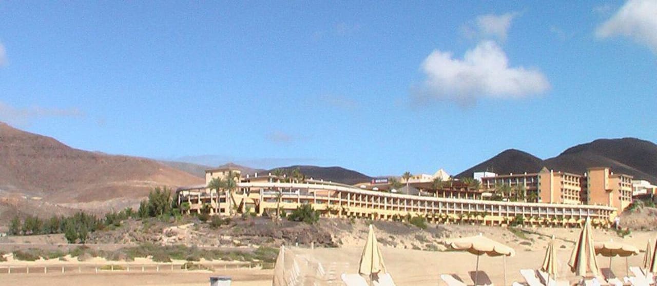 Blick vom Strand auf das Hotel Iberostar Selection Fuerteventura Palace