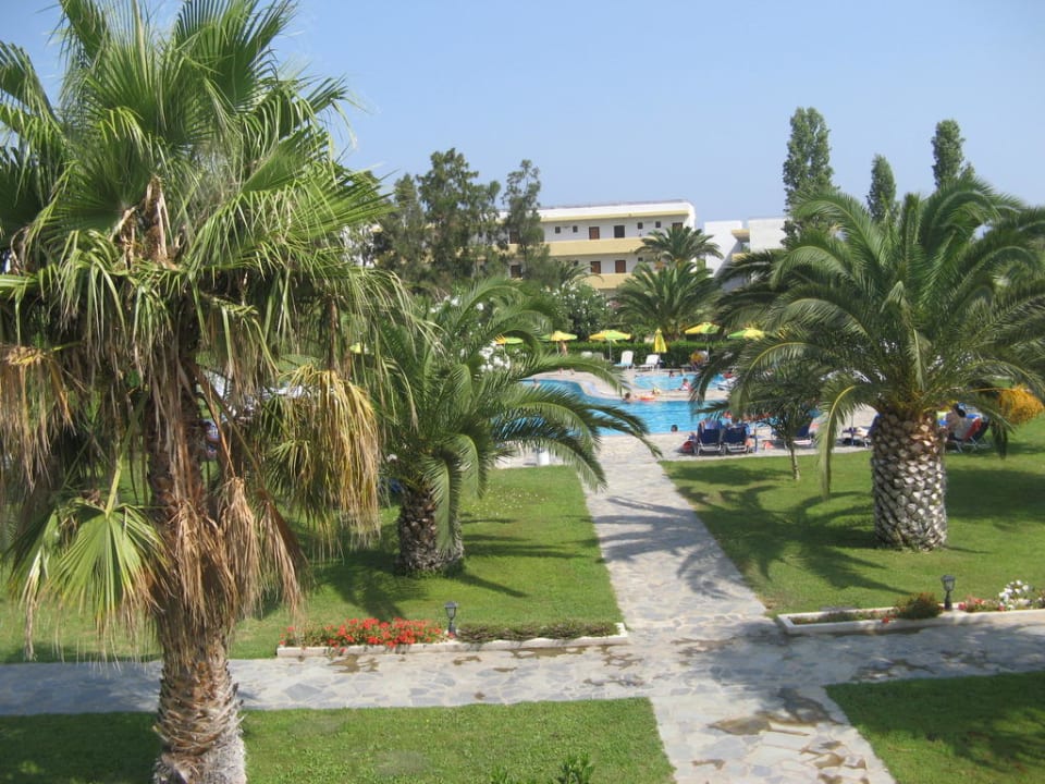 Garten mit Pool Hotel Esperia