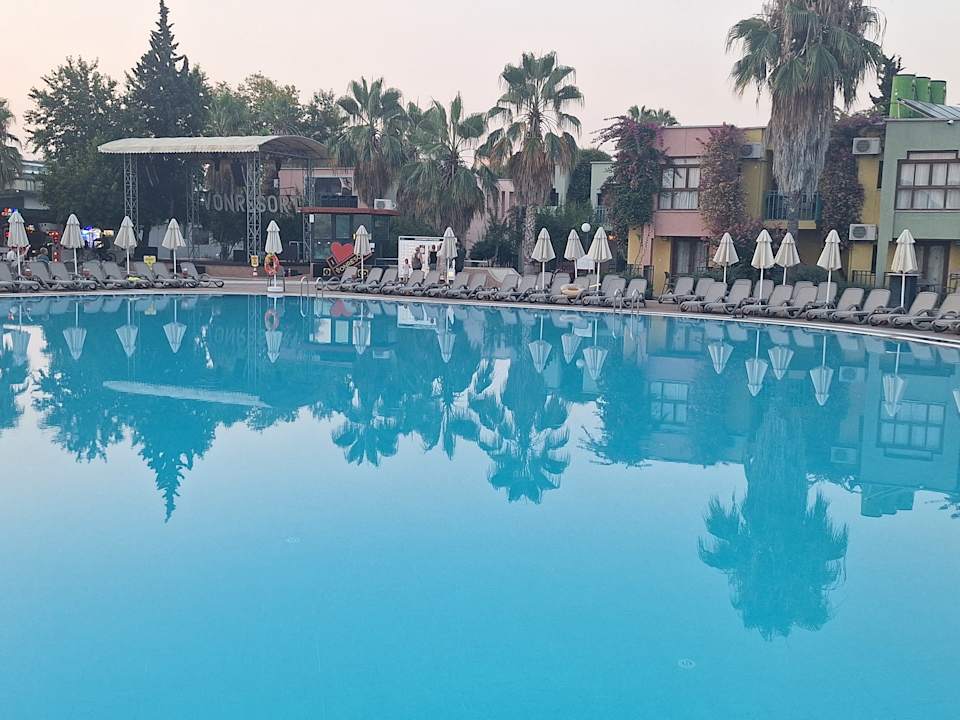 Pool VONRESORT Golden Beach
