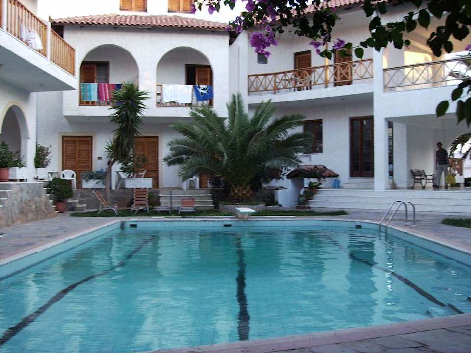 Hotel-Pool Hotel Little Inn