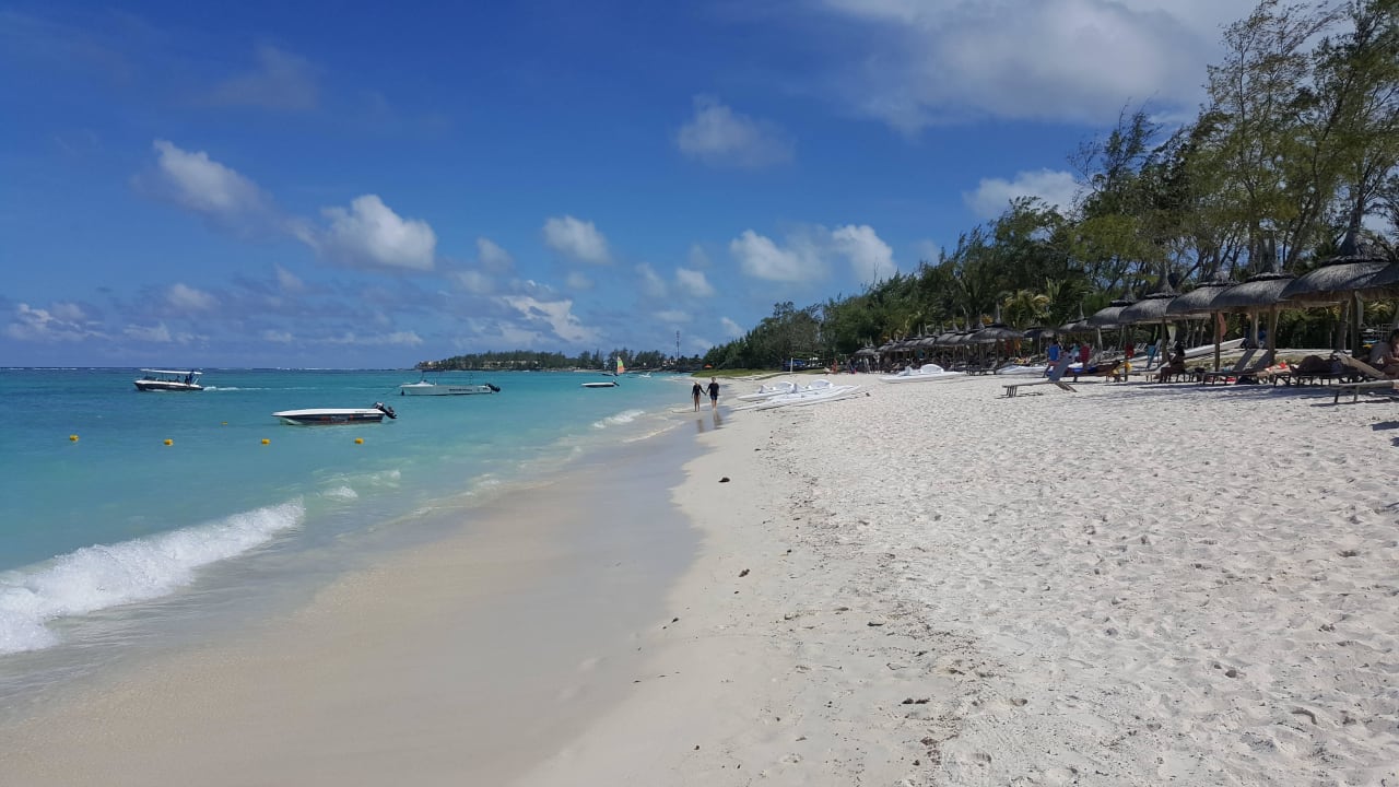 Traumstrand Crystals Beach Resort Belle Mare, a member of Radisson Individuals