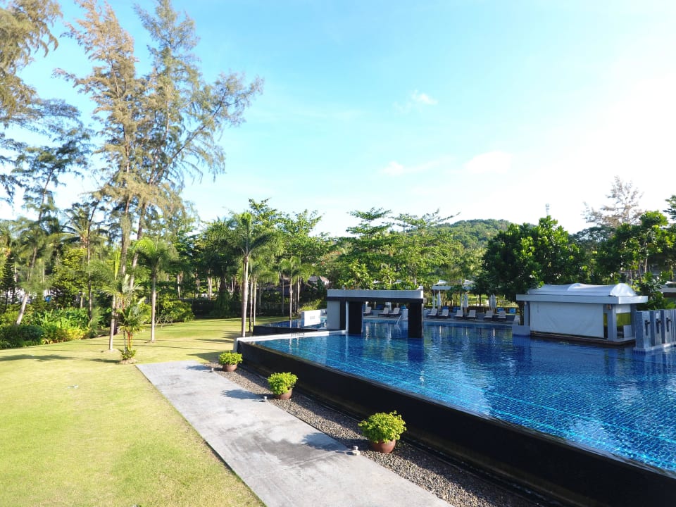 By Phantom 4 Dusit Thani Krabi Beach Resort