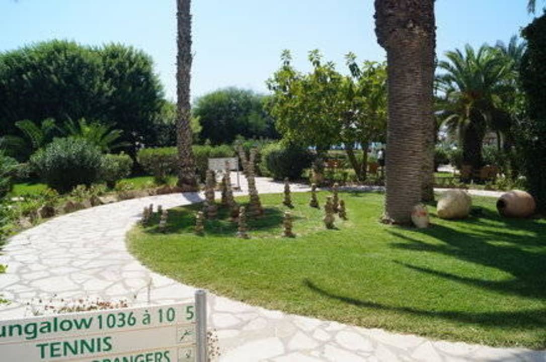 Weg zum Strand The Orangers Beach Resort and Bungalows
