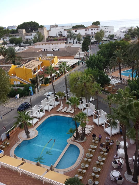 Vom Pool zum Strand allsun Hotel Cormoran