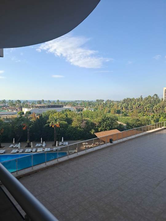 Zimmer Saturn Palace Resort Hotel