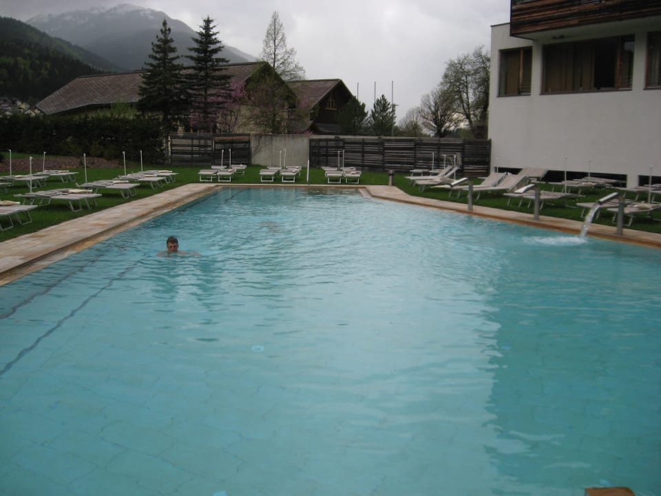Aussenpool Falkensteiner Hotel & Spa Carinzia