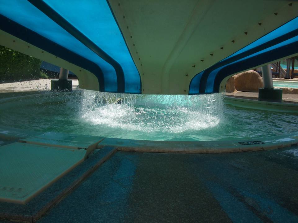 Space bowl slide Pickalbatros Jungle Aqua Park Resort - Neverland Hurghada