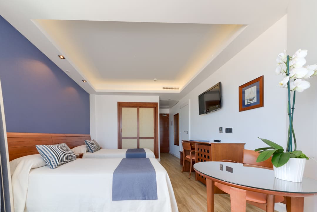 Zimmer Hotel Puertobahia & Spa