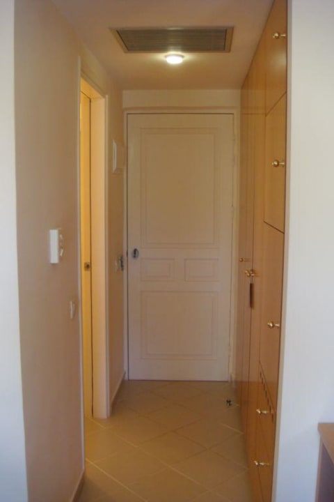 Przedpokoj z duza szafa Anissa Beach & Village