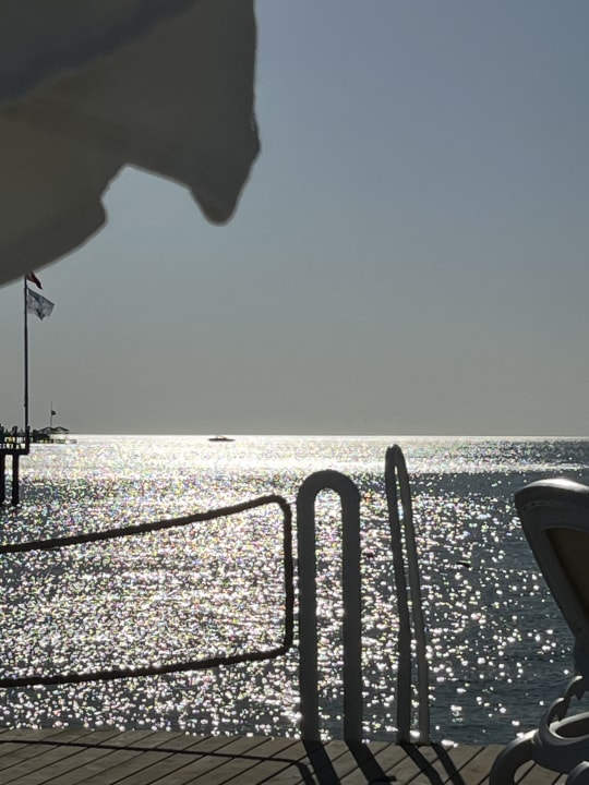 Strand Royal Wings Hotel