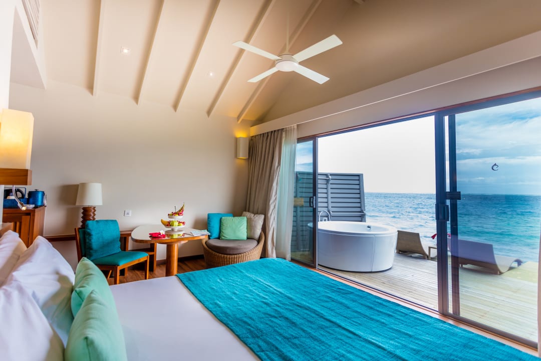 Zimmer Centara Ras Fushi Resort & Spa Maldives