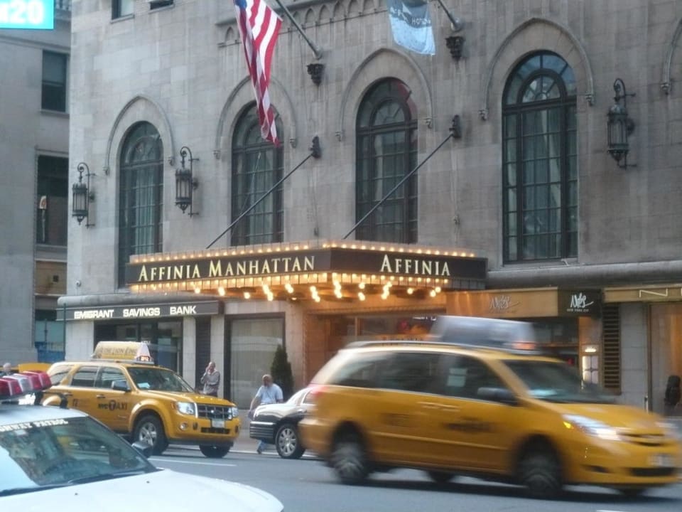 Eingang Stewart Hotel