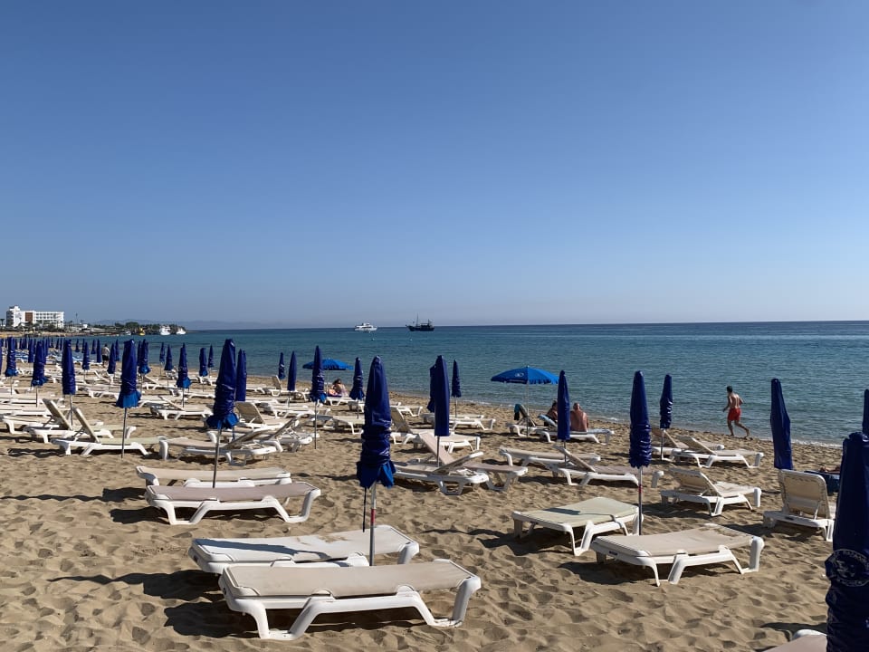 Strand Hotel Sunrise Beach