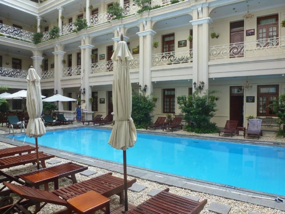Pool im Innenhof Hotel Grand Saigon