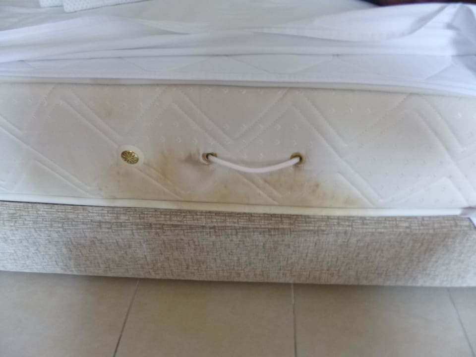 Schmutzige Matratze Can Garden Resort