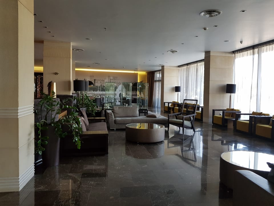 Lobby Olympic Palace Resort Hotel & Convention Center