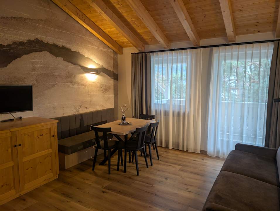 Zimmer Eden Apartments