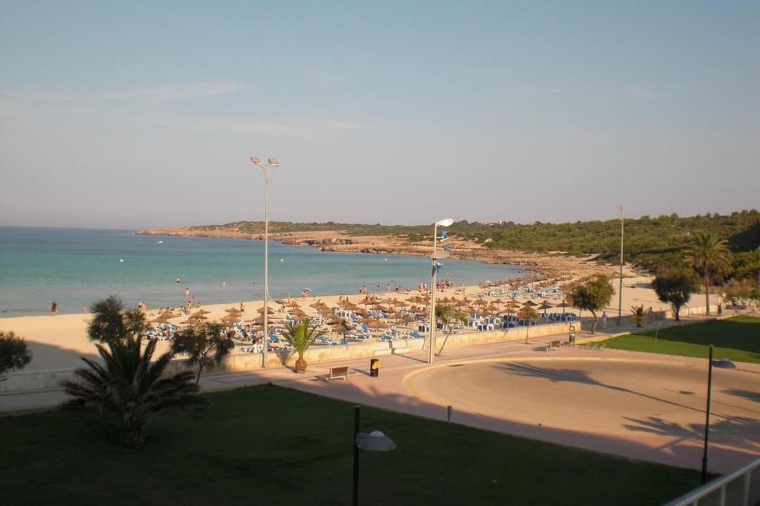Blick vom Zimmer auf den Strand Hipotels Hipocampo Playa