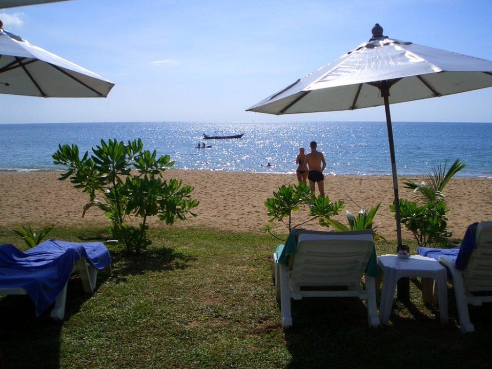 Liegebereich beim Strand La Flora Khao Lak