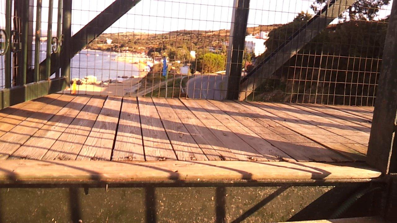 Morsch und marod Akrathos Beach Hotel