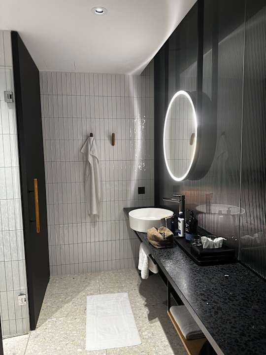 Zimmer Karl August - a Neighborhood Hotel