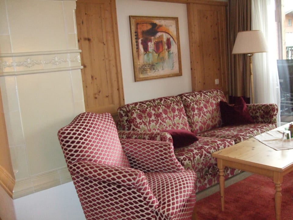 Wohnbereich mit Kachelofen  Wohlfühlresort Peternhof